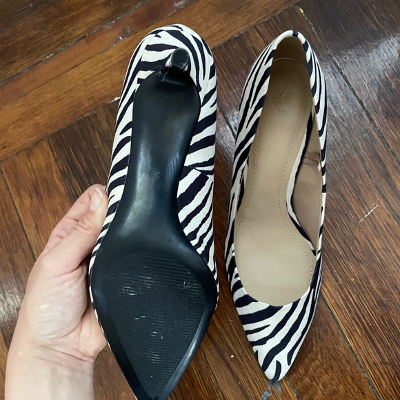 H&M Zebra Print Heels Size 8.5 - Picture 6 of 10
